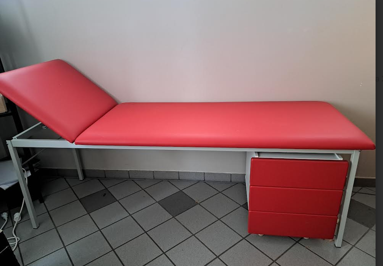 A vendre divan d'examen et meuble 3 tiroirs sur roulettes assorti photo 1