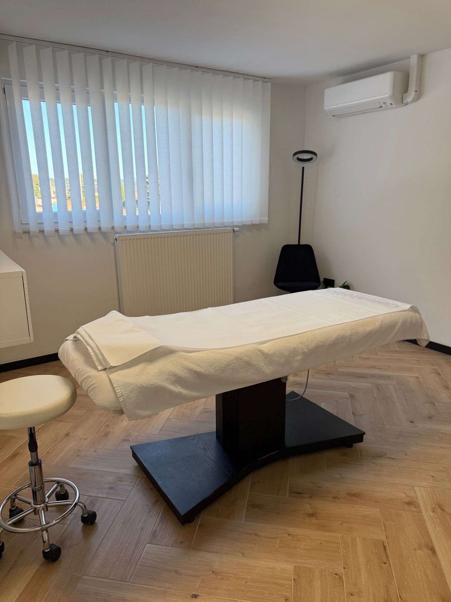 Cabinet - Care Clinic photo 3
