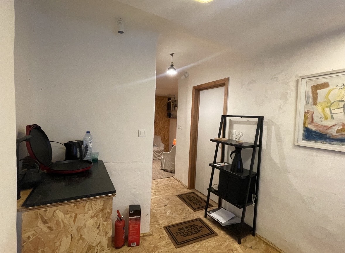 Cabinet - Christal Cave photo 2